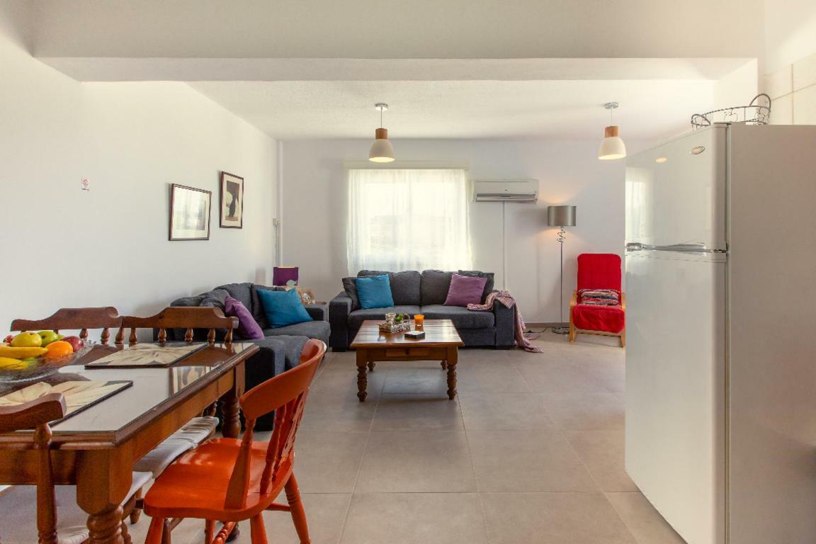 شقة باراليمني  في Jimmy'S Flat المظهر الخارجي الصورة